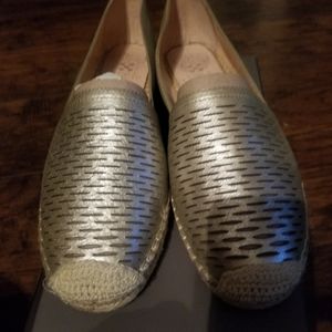 Very gently loved comfy cute shoe